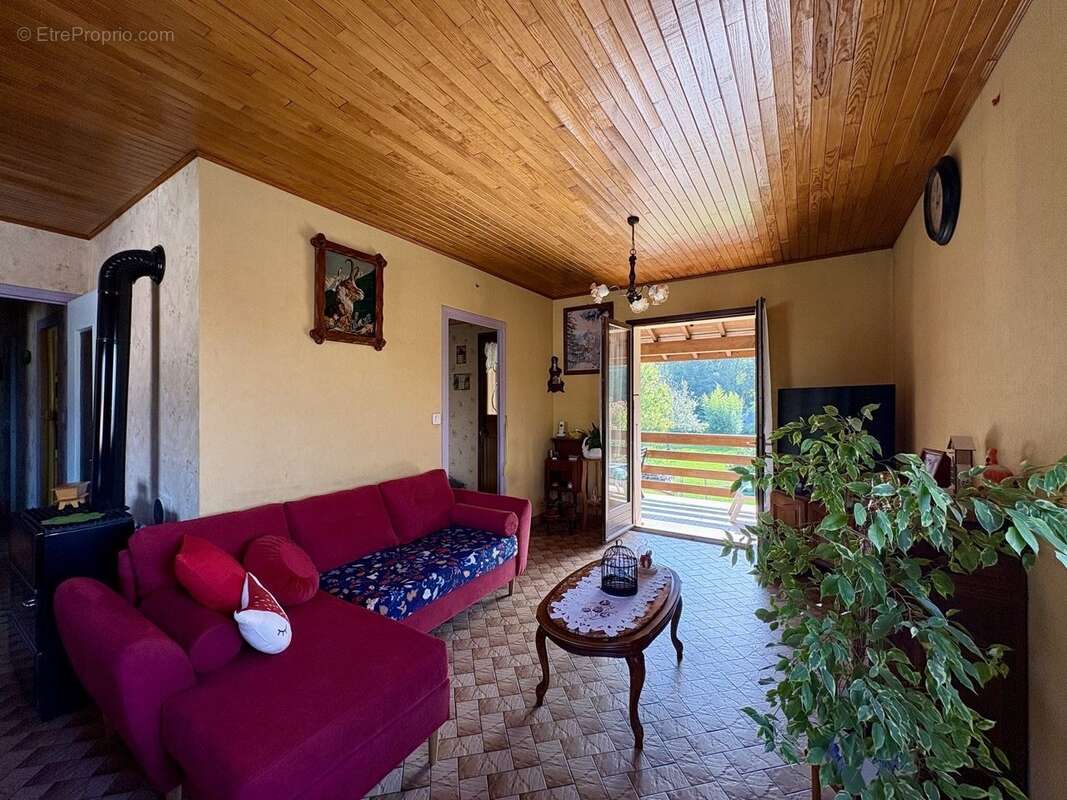 Maison à SAINT-DIDIER-DE-LA-TOUR