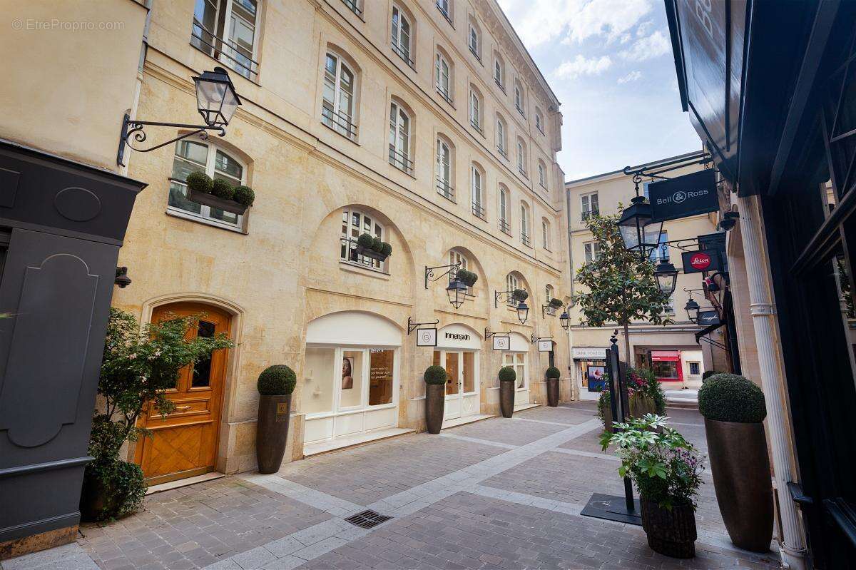 Appartement à PARIS-8E
