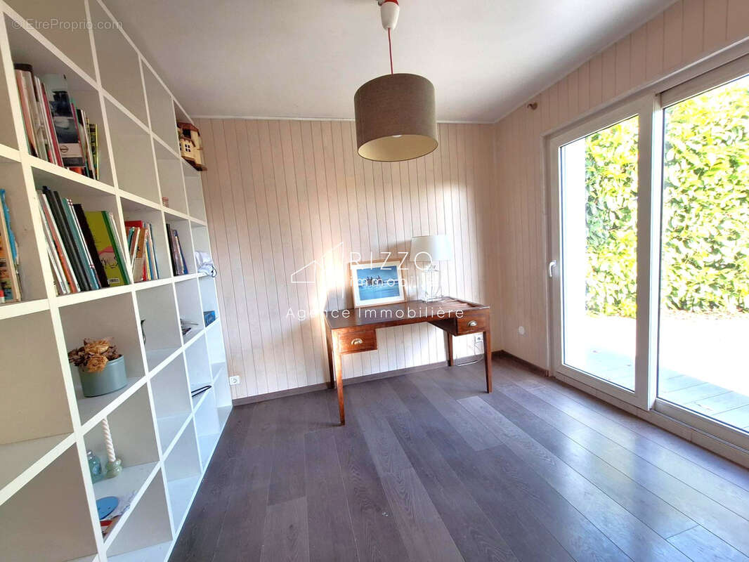 Maison à PREVESSIN-MOENS