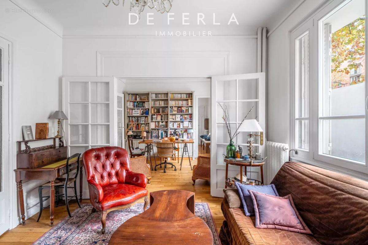 Appartement à PARIS-14E