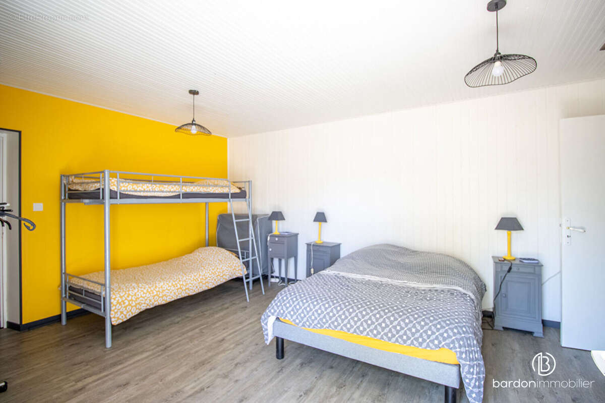 Maison 12 pièces - 236 m² - Environnement calme - photo 11