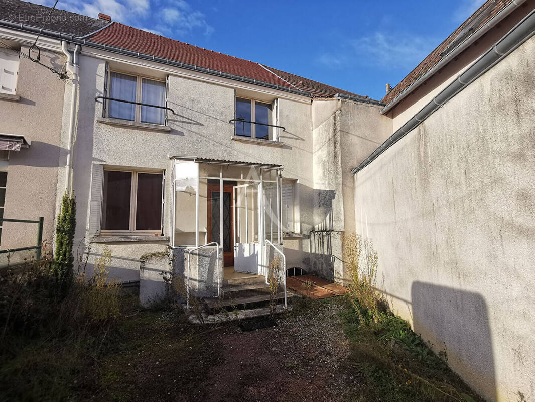 Maison à SAINT-CLAUDE-DE-DIRAY