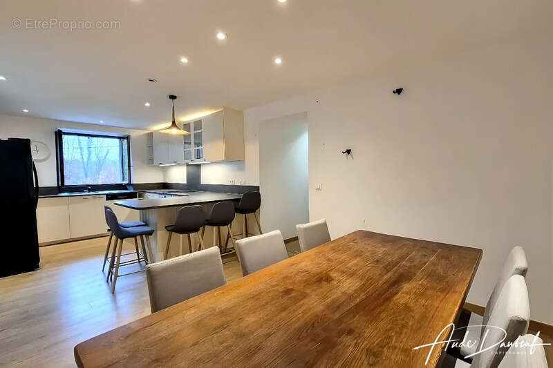 Appartement à PRINGY