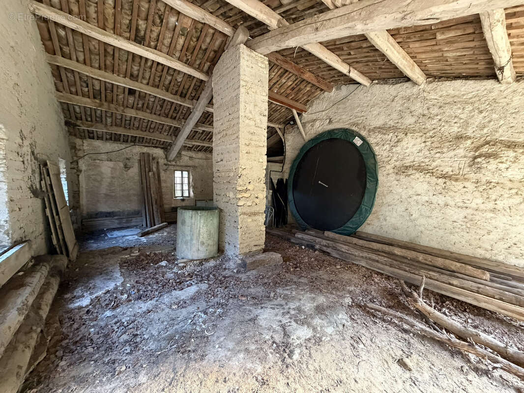 Maison à ENTRECHAUX