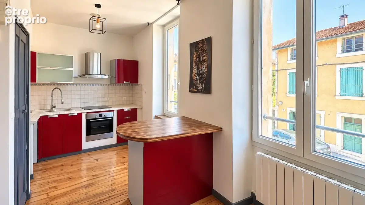 Appartement de charme avec petit balcon   Centre Bourg-de-Péage  Faibles charges - photo 4