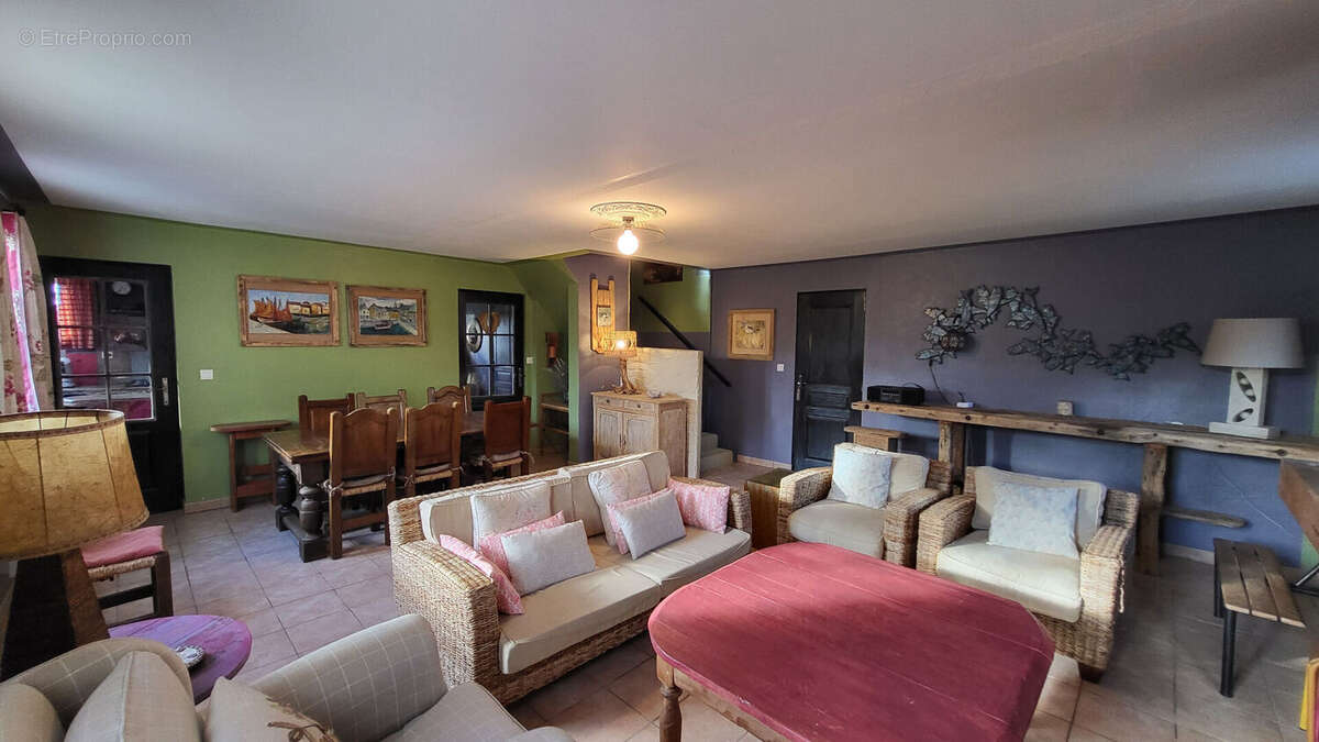 Maison à vendre à Le Palais : 4 chambres, calme et proximité des commodités - photo 4