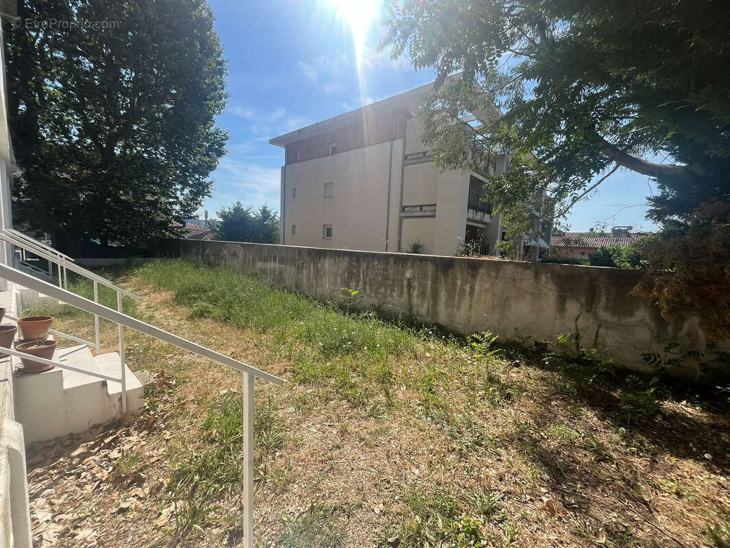 Grand studio avec extérieur - 8 min a pied cr mirabeau - photo 4
