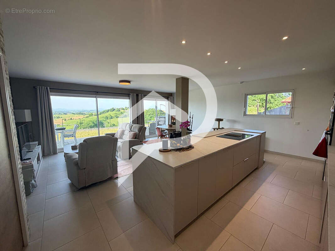Appartement à BARDOS
