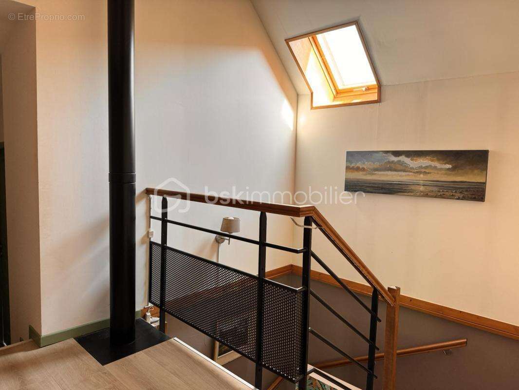 Propriété familiale de 265 m2 avec dépendances - 12 pièces - 9 chambres - photo 13