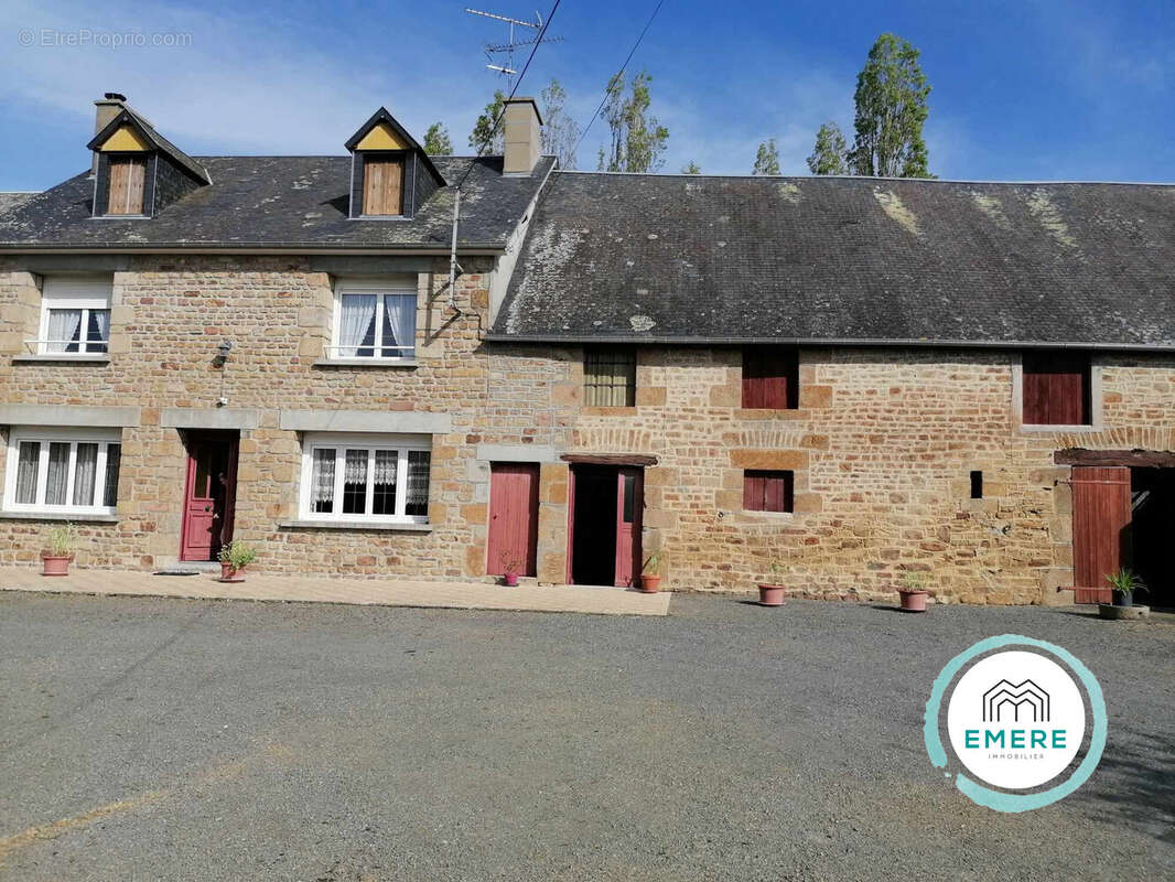 Maison à LE VAL-SAINT-PERE