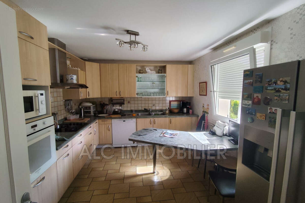 Maison 142 m² à Saint-Germain-Du-Corbeis  - photo 3