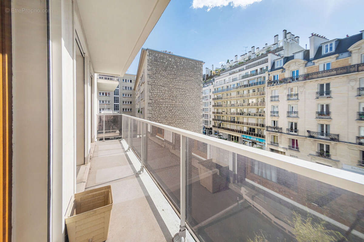 Appartement à PARIS-15E
