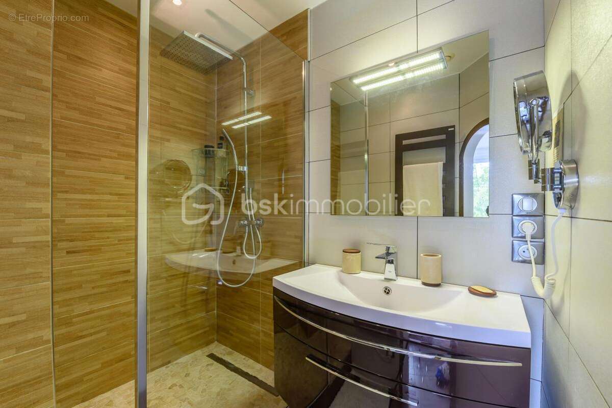 Appartement à LE PLESSIS-TREVISE