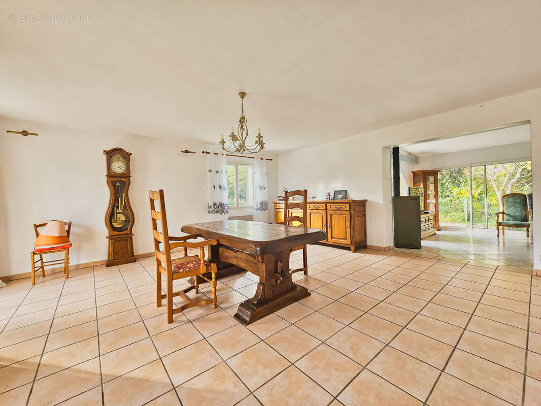 Maison à BONNAC-LA-COTE