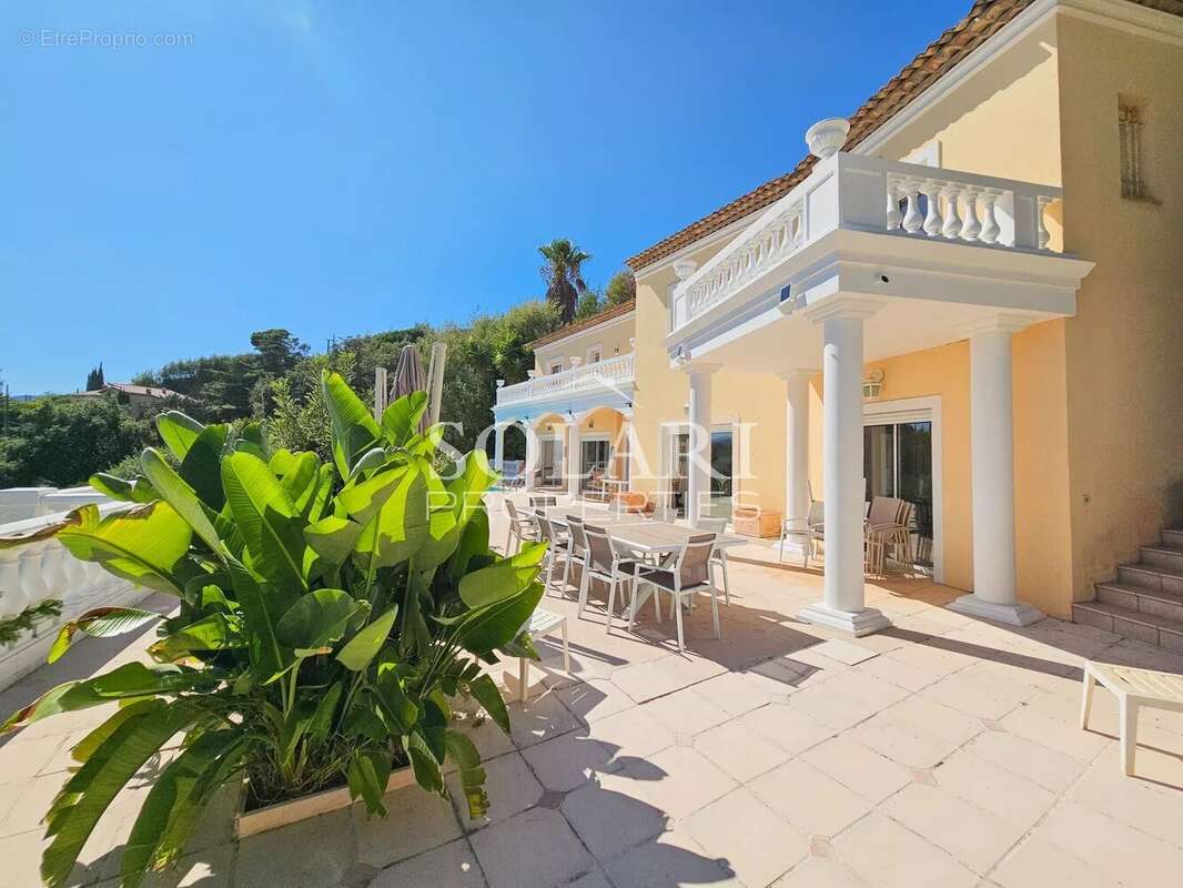 Maison à MANDELIEU-LA-NAPOULE