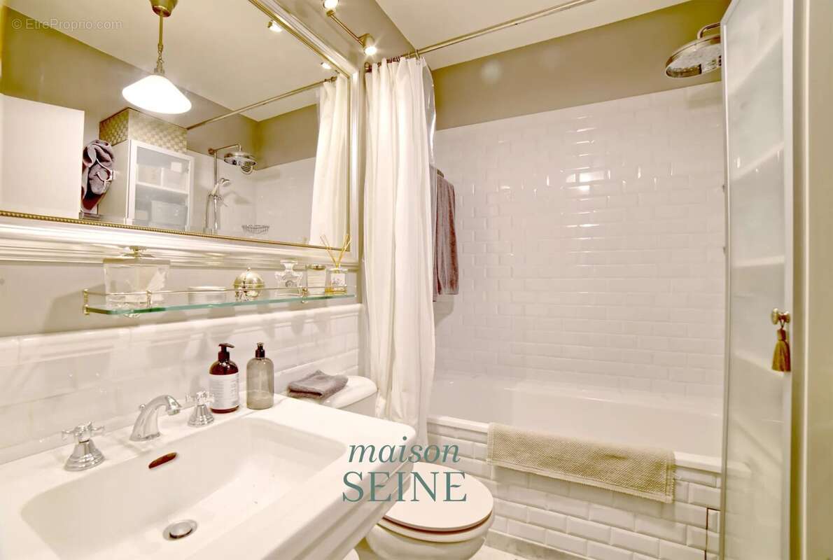 Appartement à LEVALLOIS-PERRET