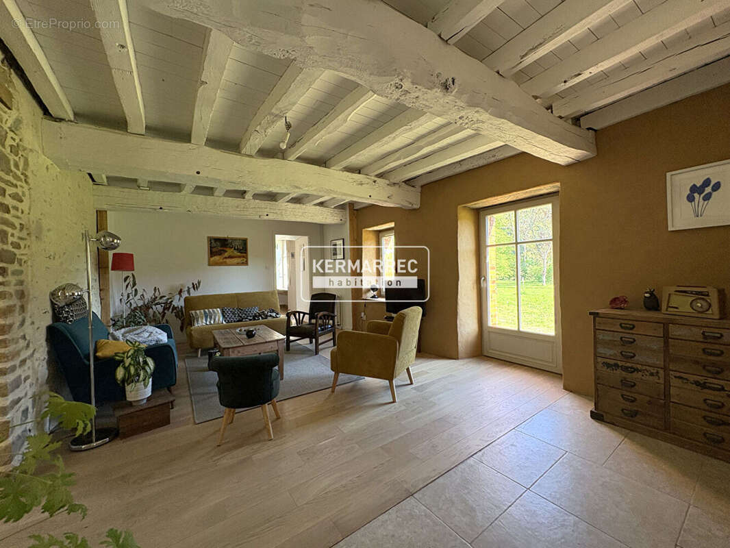 Maison à BOURG-DES-COMPTES