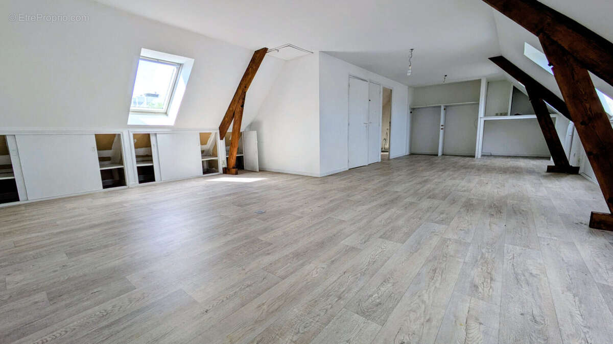 Maison + local commercial - photo 2