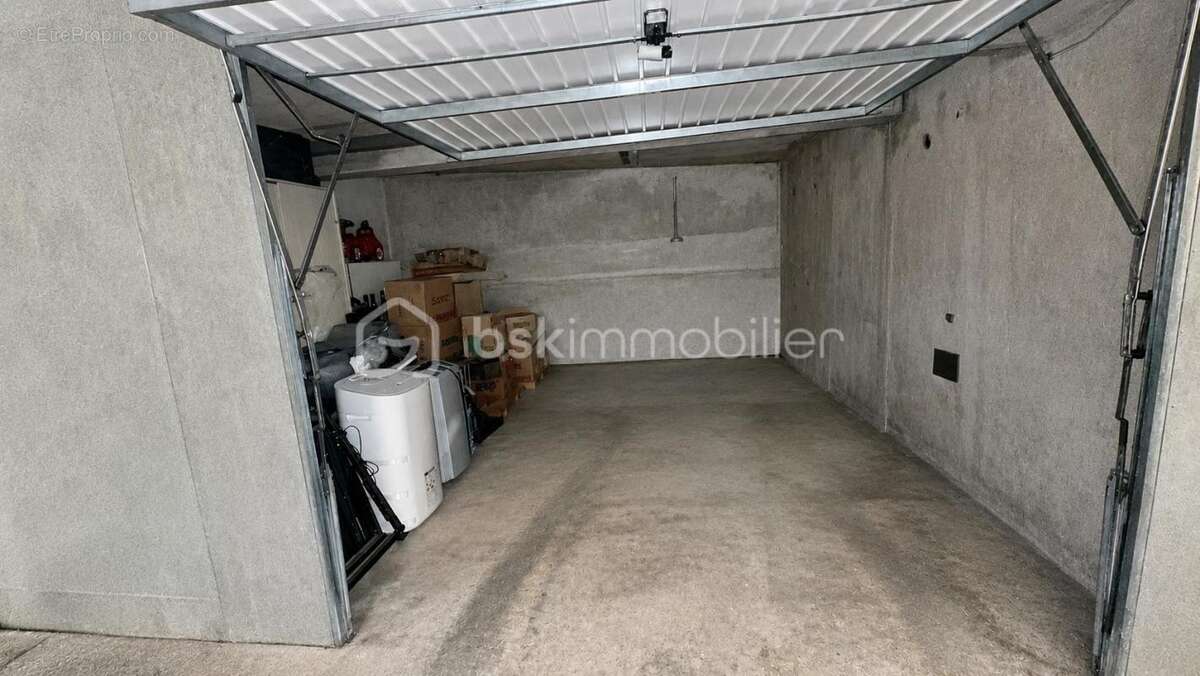 Parking à VILLEURBANNE