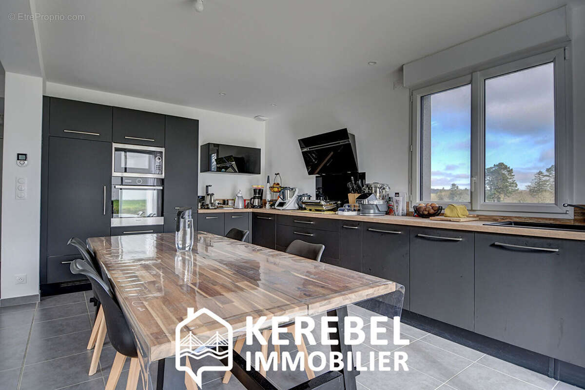 Maison à SAINT-URBAIN