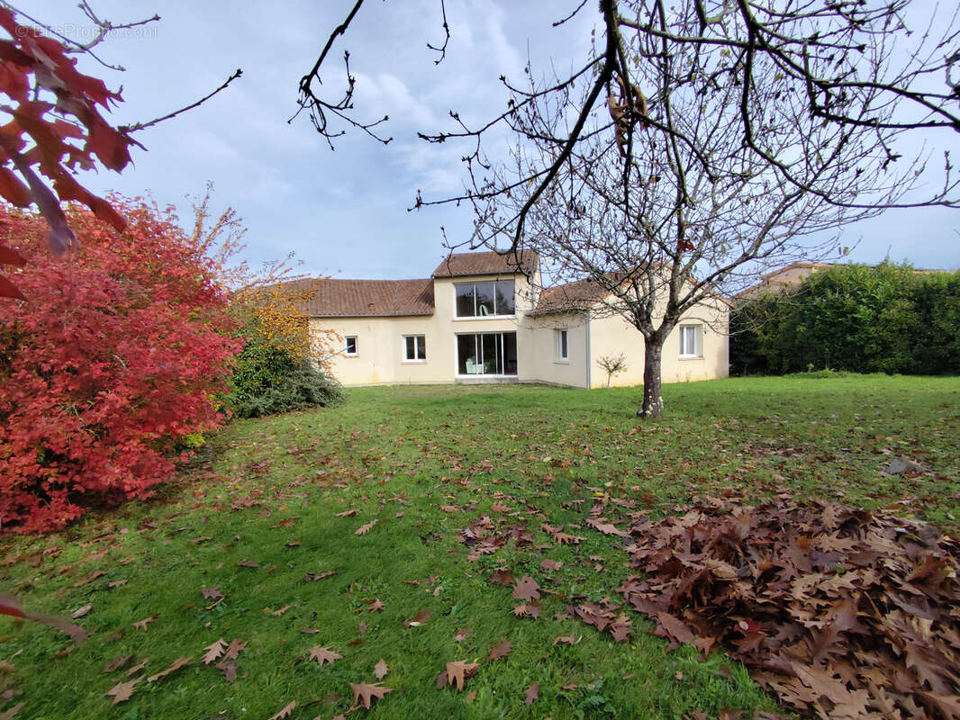 Maison à NOUAILLE-MAUPERTUIS