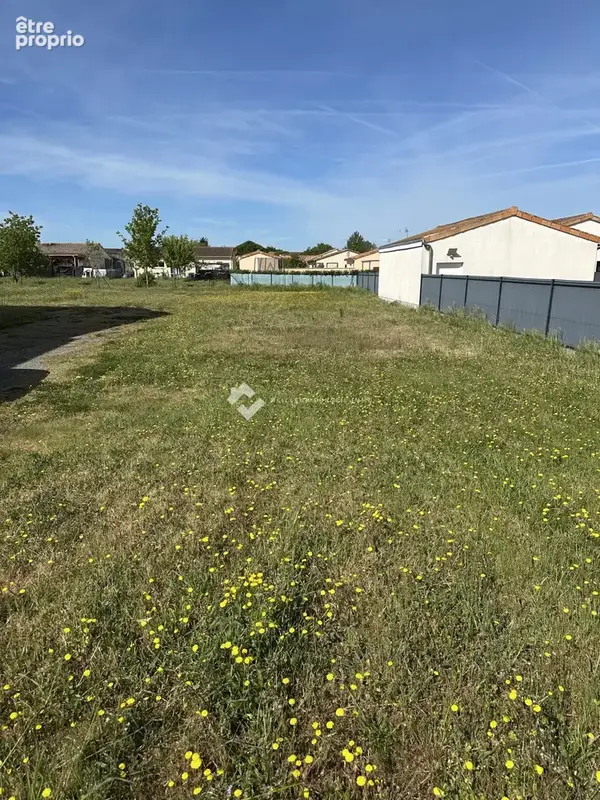 Photo Terrain à Avanton au prix de 60 000€