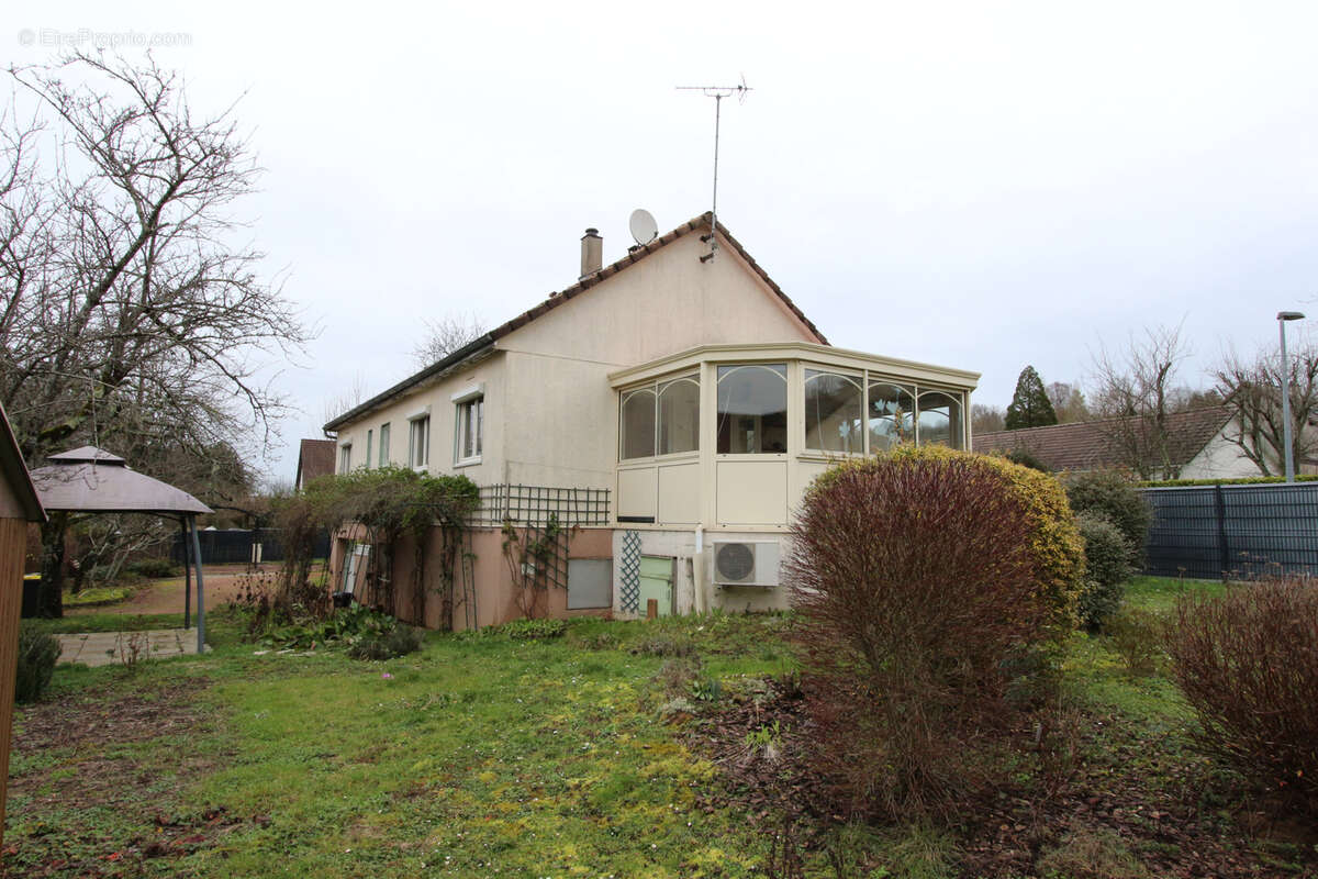 Maison à VARENNES-VAUZELLES