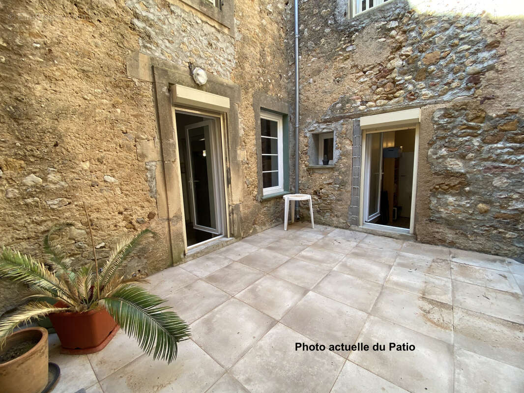 Maison à MONTOULIERS