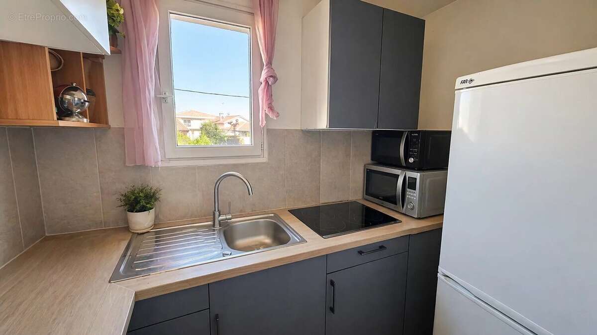 Appartement à SAINT-CYR-SUR-MER