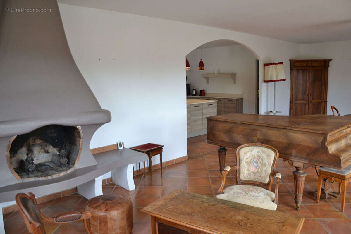 Roquebrun 34 villa 7 pièces plus studio DPE  A sur 1900 m² de terrain - photo 9