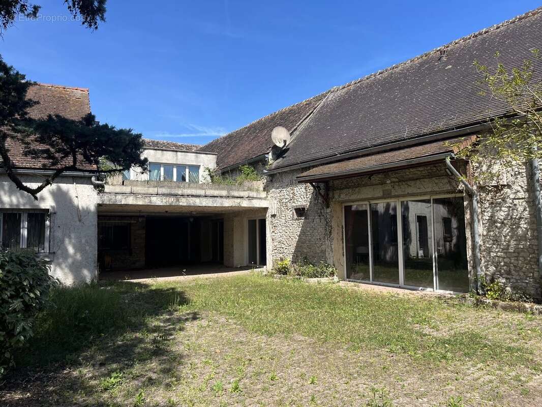 Maison à EGREVILLE