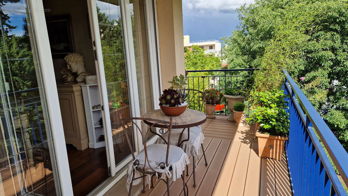 Autre à NIMES