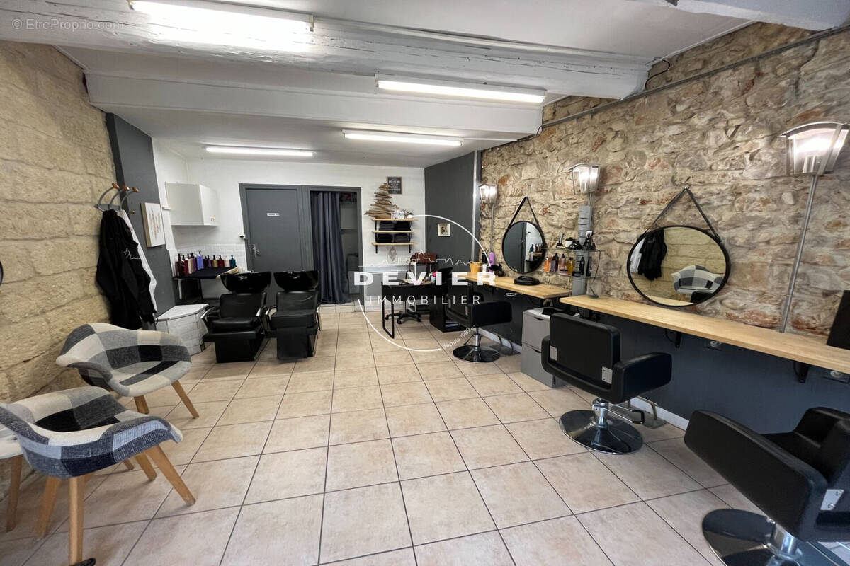 Commerce à SAINT-JUST