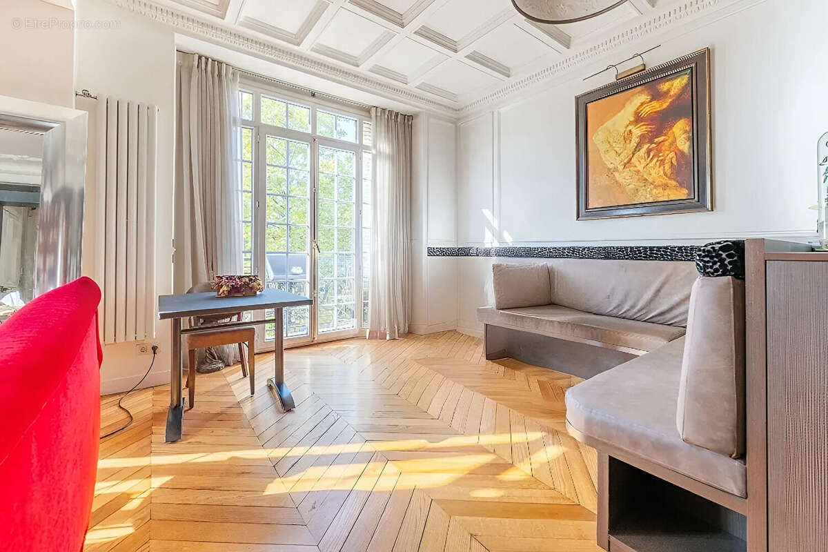 Appartement à NEUILLY-SUR-SEINE