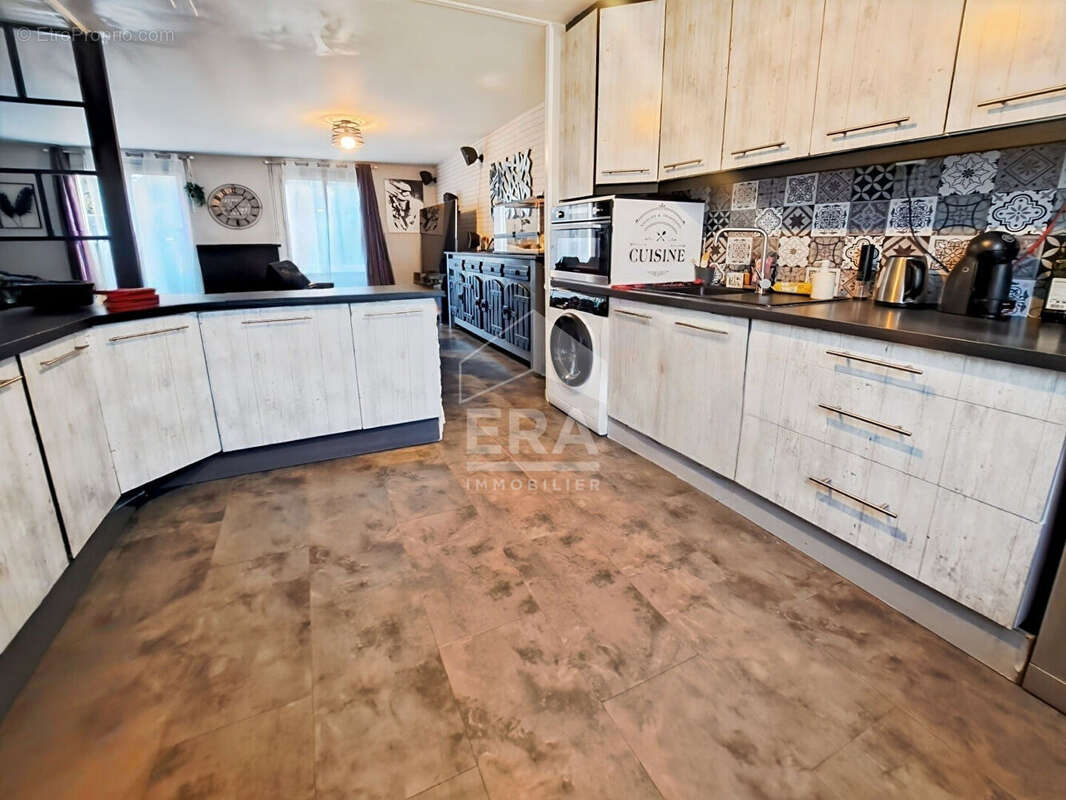 Maison à VERT-SAINT-DENIS