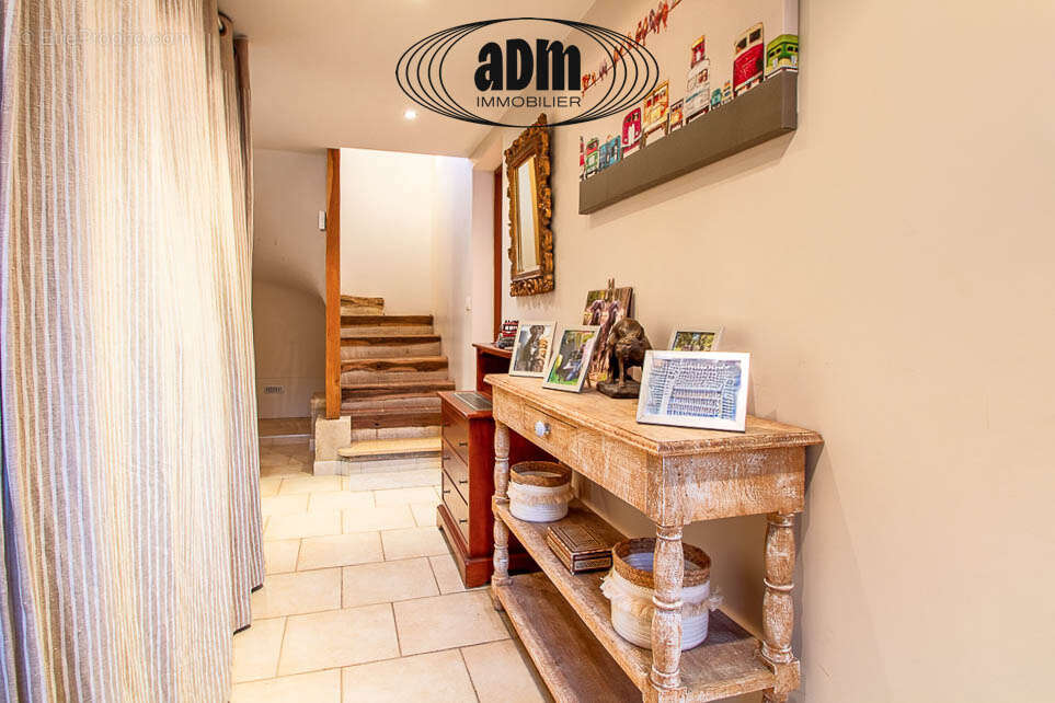 Maison à CRECY-LA-CHAPELLE