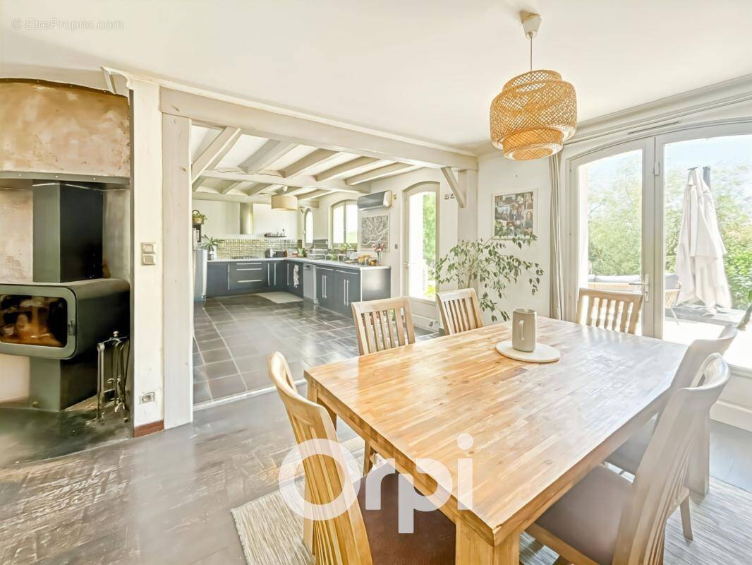 Maison à BELLEVILLE-SUR-VIE