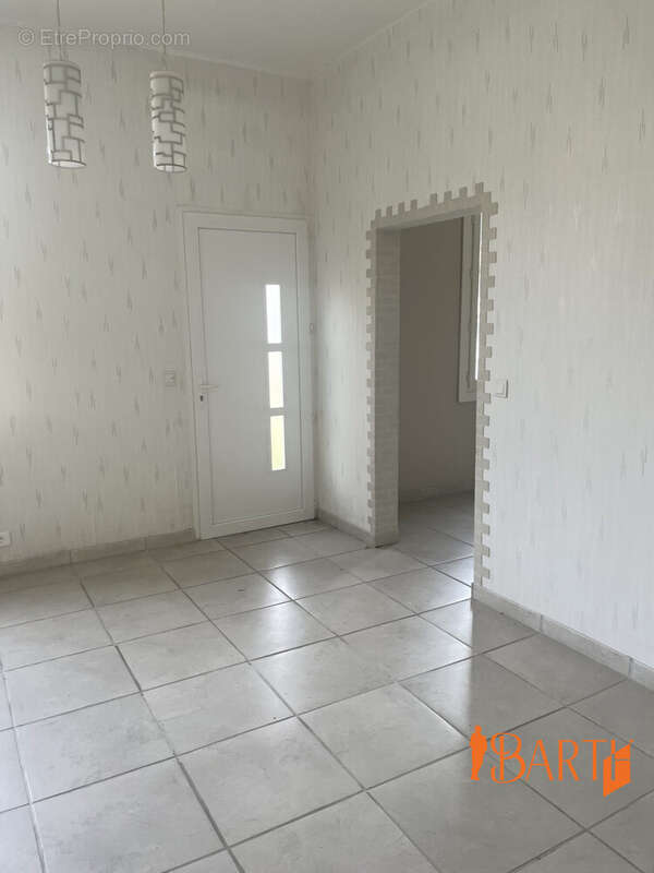 Maison 106 m² à Saint-Doulchard  - photo 4