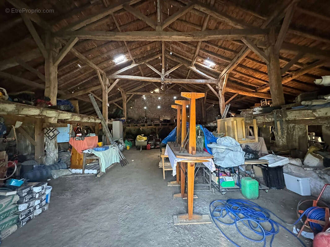 HAUTE VIENNE -  Superbe ferme en pierre entièrement rénovée ? grandes granges et 1,5 hectare de terrain - photo 18