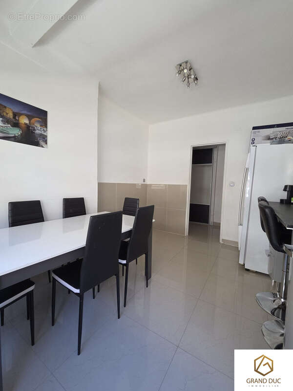 Appartement à MARSEILLE-2E