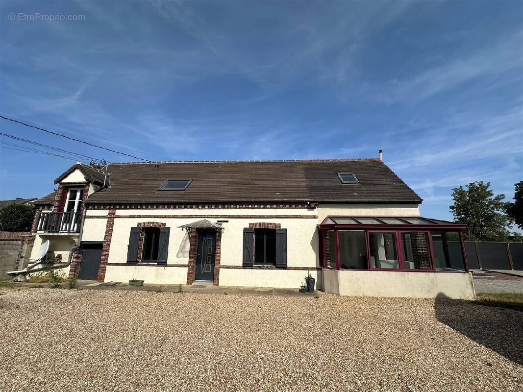 Maison à CHATEAUNEUF-EN-THYMERAIS