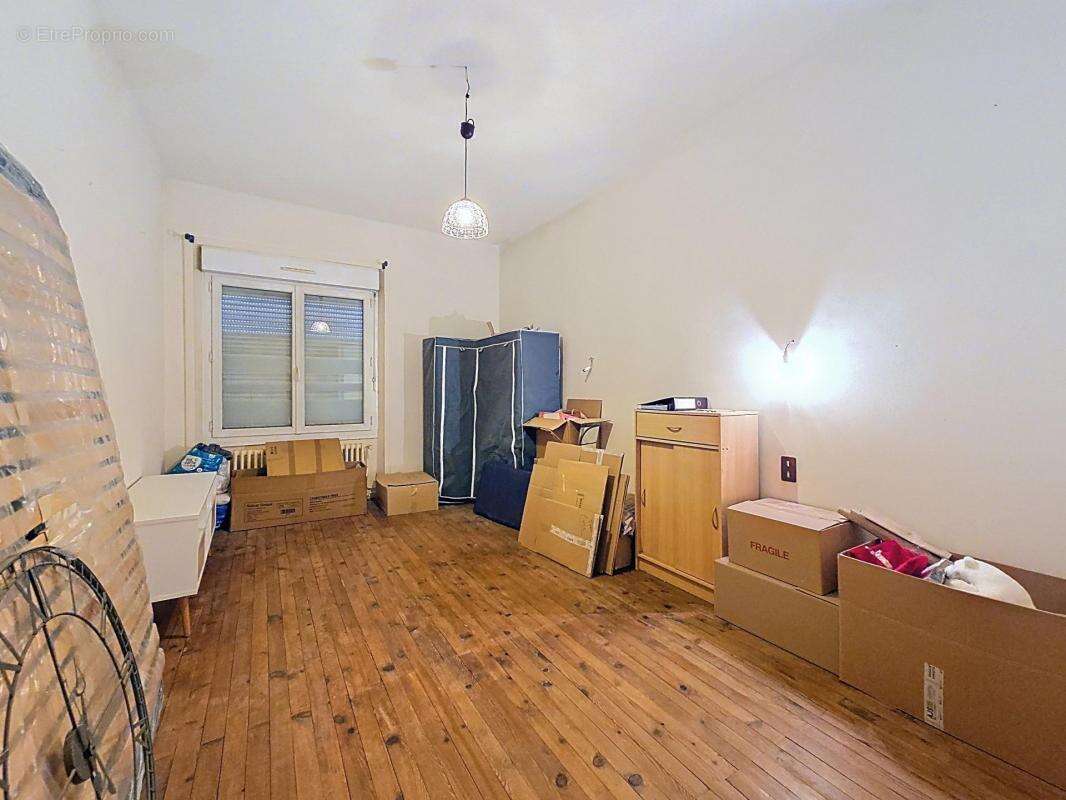 Maison à LES LANDES-GENUSSON