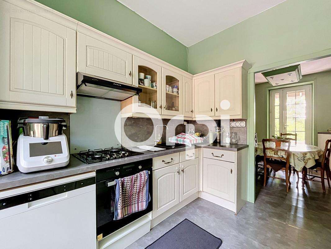 Maison en pierre de caractère 219m2 – Saint-Pantaléon-de-Larche - photo 4