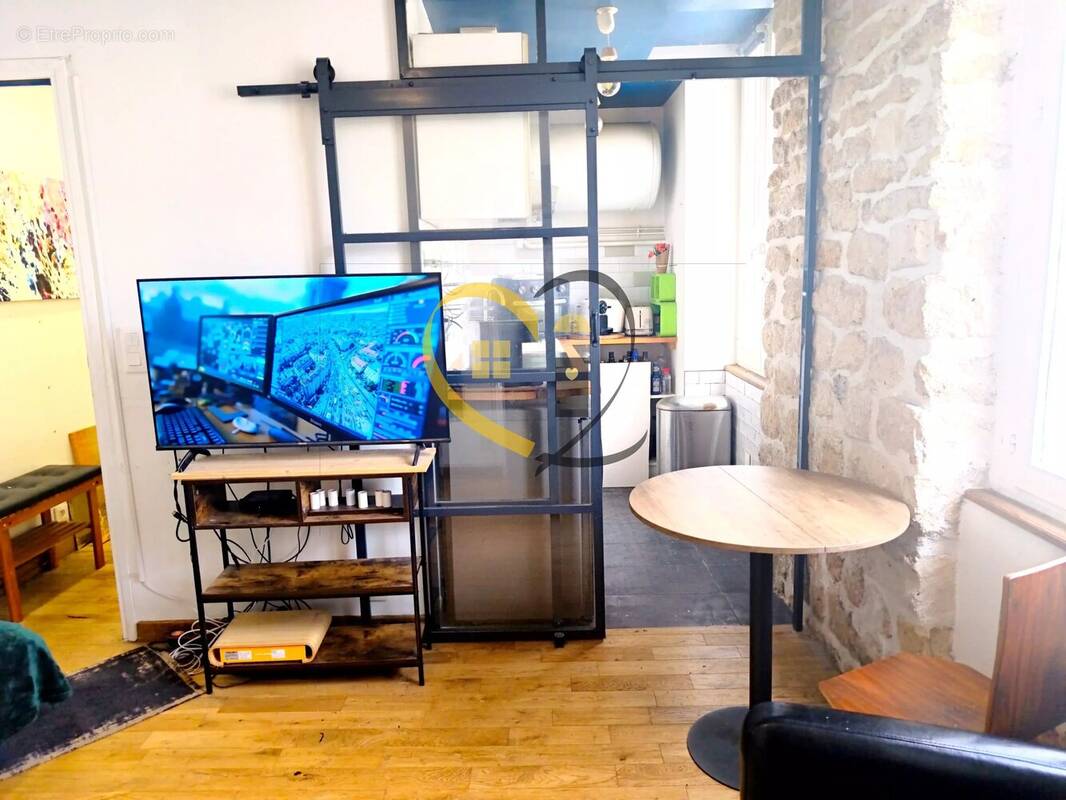 Appartement à CHARENTON-LE-PONT