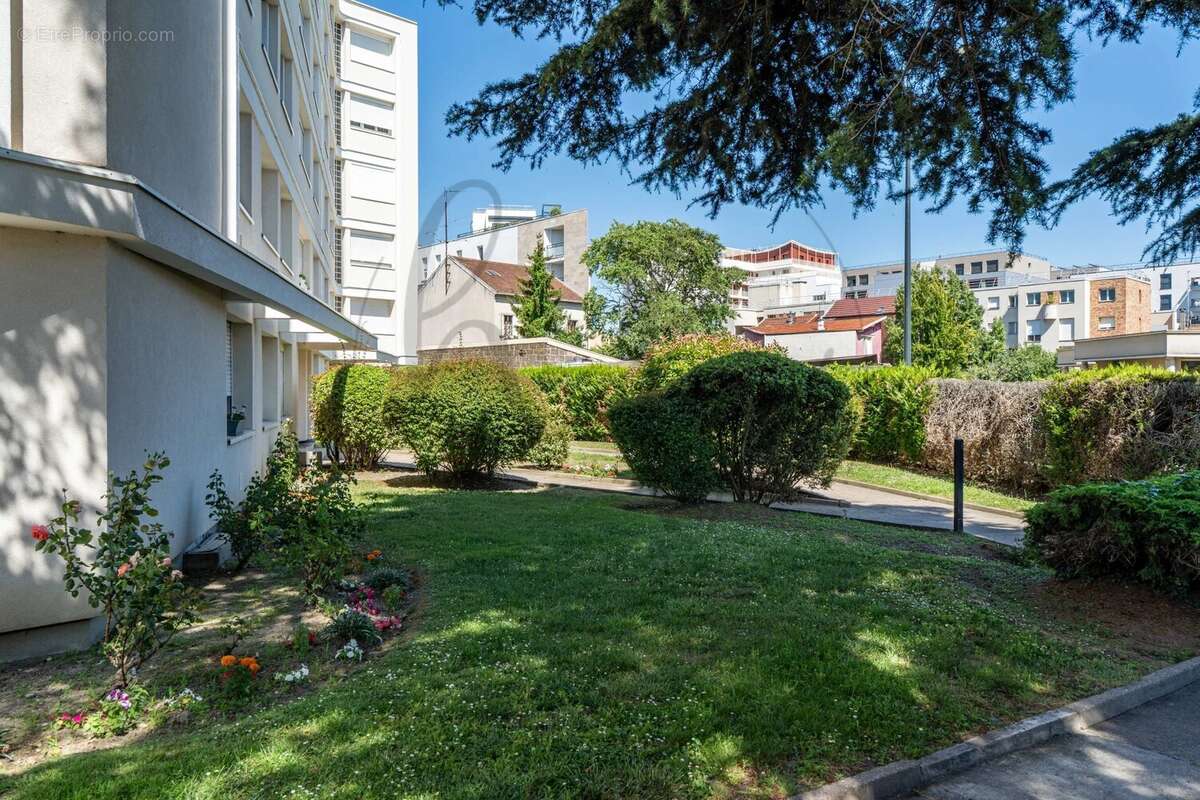 Dernier étage avec vue – 3 pièces lumineux, sans travaux - photo 2