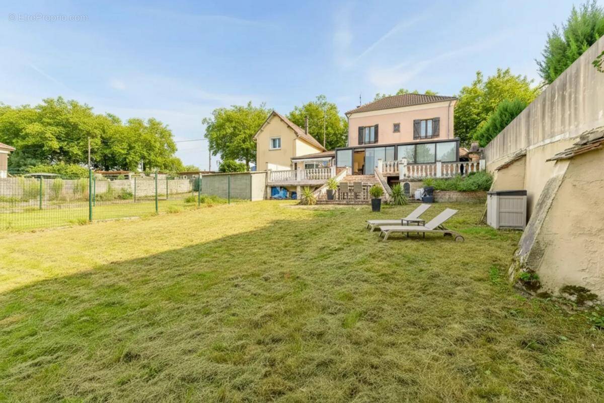 Maison à QUINCY-VOISINS