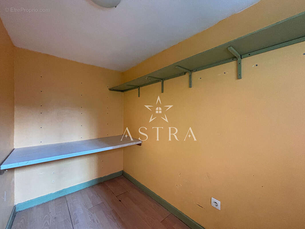 Maison 4 pièces - 83,78 m² - Travaux de rénovation à prévoir - photo 9