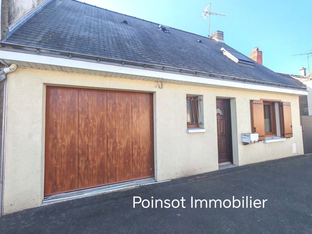 Maison à LA ROUXIERE