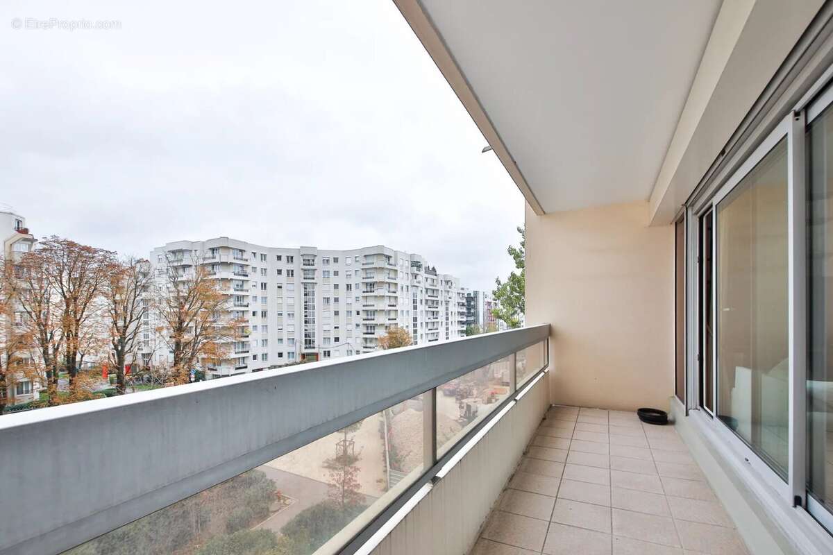Appartement à ISSY-LES-MOULINEAUX