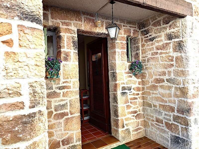Maison à VINS-SUR-CARAMY